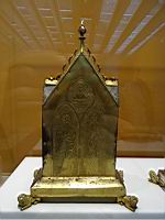 Paire de reliquaires (Nord de la France, v1275, Argent dore, cuivre dore, grave et cisele sur ame de bois)(2)